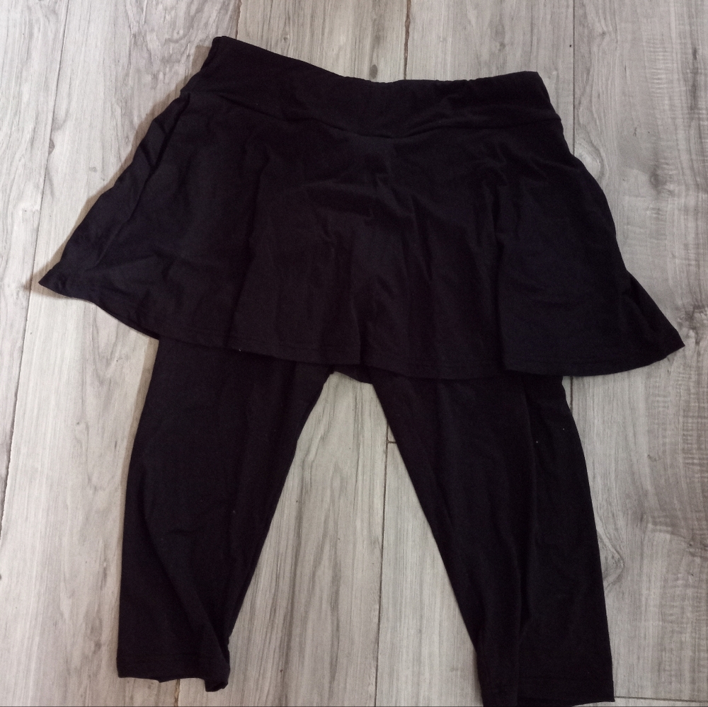 Black Skirted Capris TC